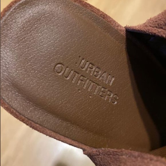 Urban Outfitters. Brown Peep Toe Ankle Boots Stacked 3.5" Heel Size8 - Picture 6 of 6